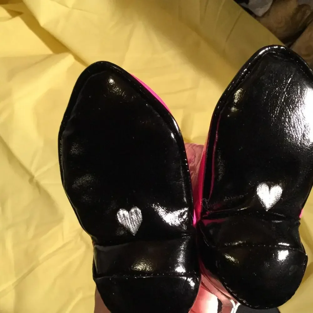 Pink cowboy boots crib shoe w/ spurs never worn